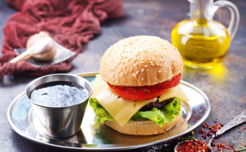 Comida do futuro: hambúrguer de planta, comida de laboratório ou inseto, você tem fome do quê?