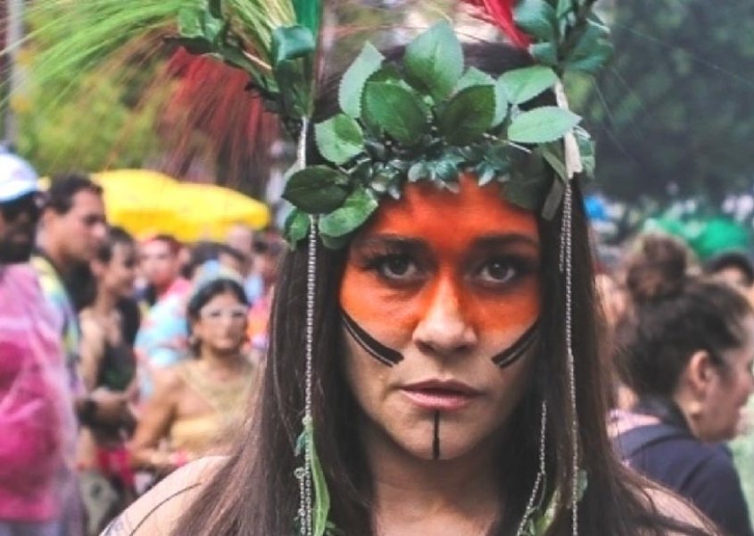 Bloquinhos de Carnaval garantem fantasias e polêmicas na ruas